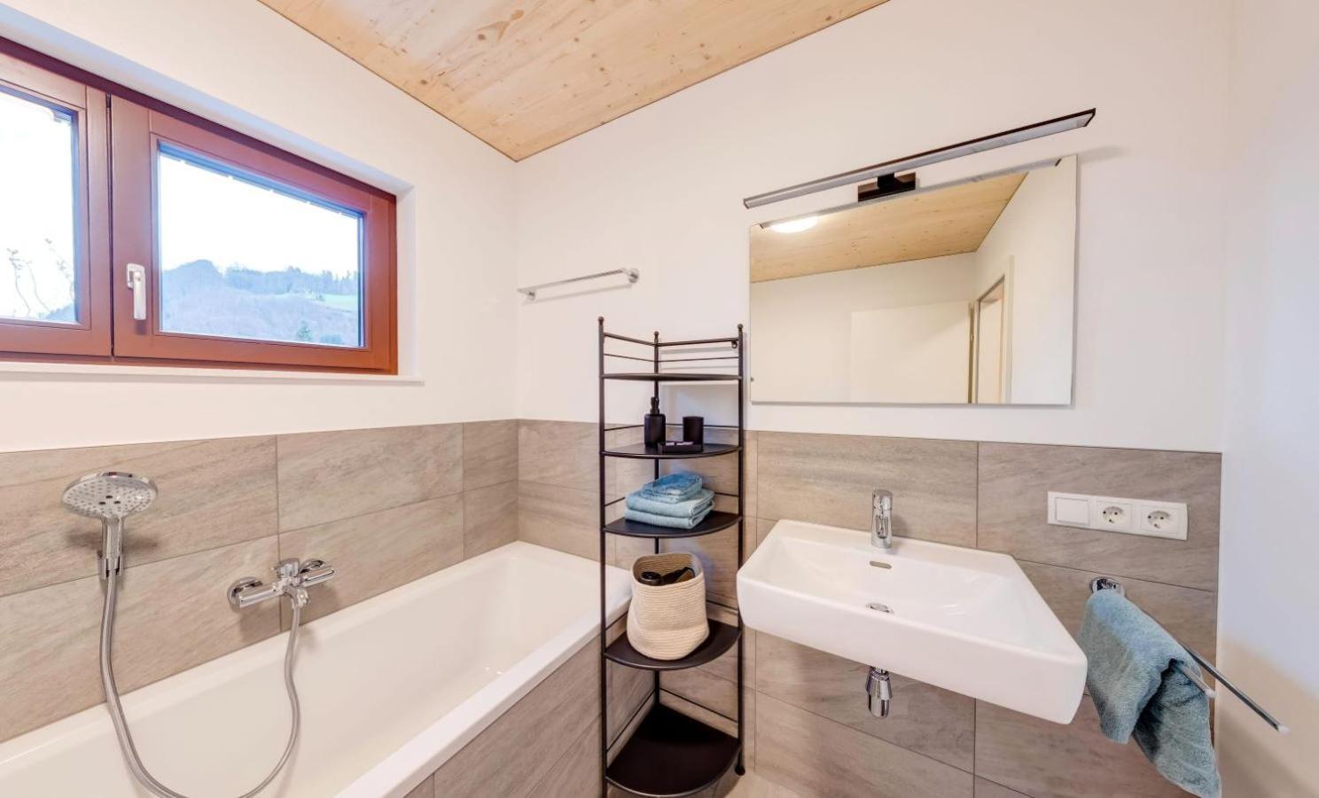Urban-Apartmenthaus Zwischen Berg Und See Dornbirn Exteriör bild